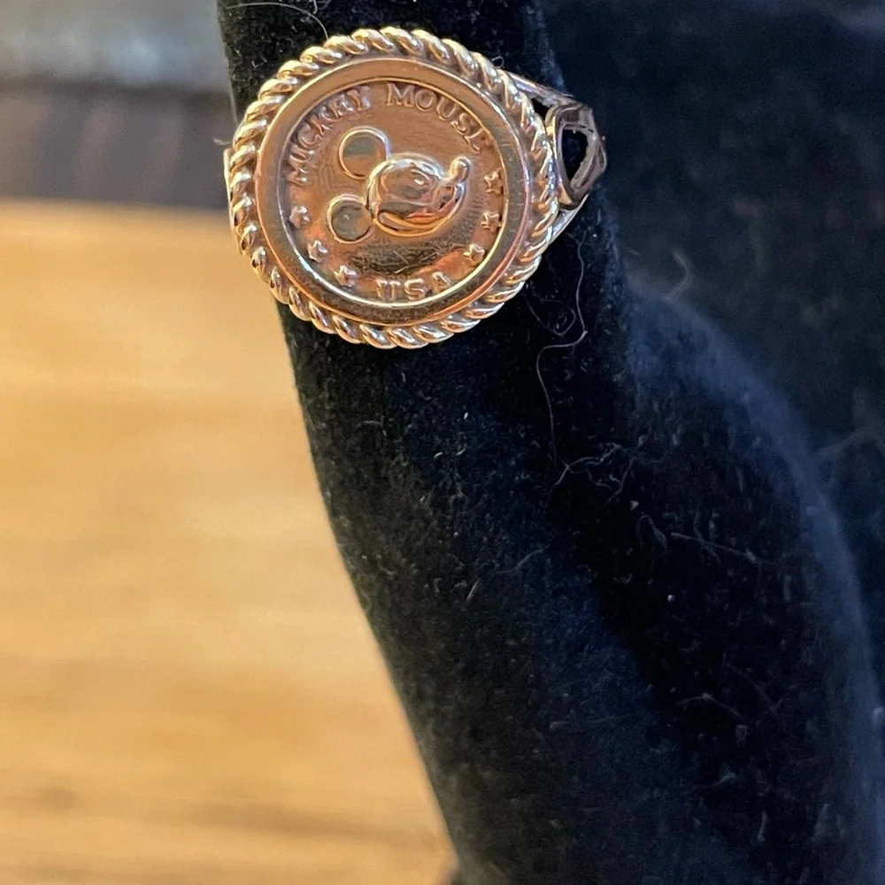 Van Dell Disney 10kt Gold Mickey Mouse USA Coin Ring size 5 Vintage Original Box - Picture 5 of 16